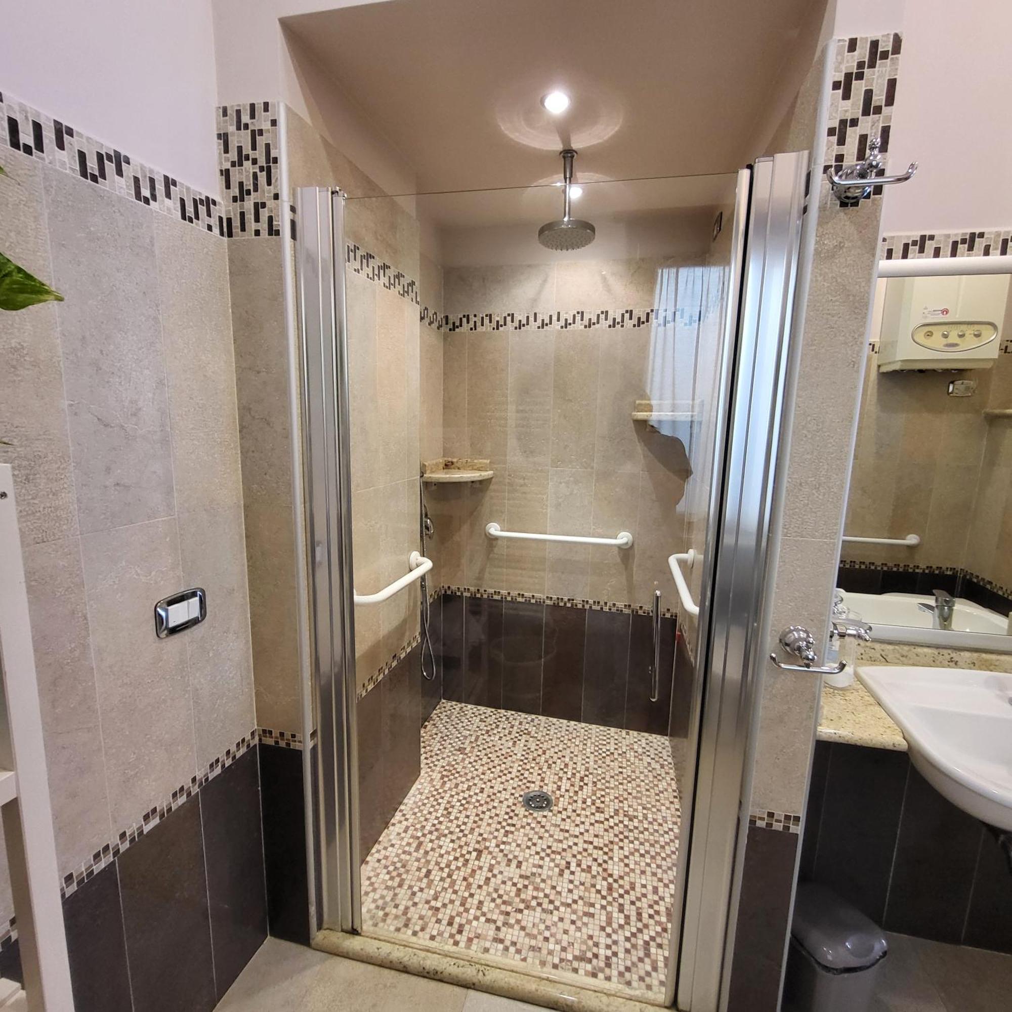 La Torre Apartment Velletri Luaran gambar